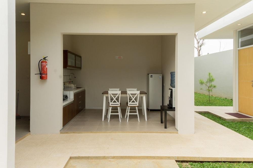 Oyo 367 Ridha Residence Bandung Exterior foto